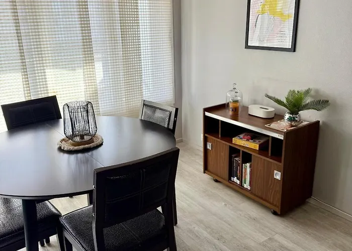 Appartement Hyper Centre 2 Avec Parking *